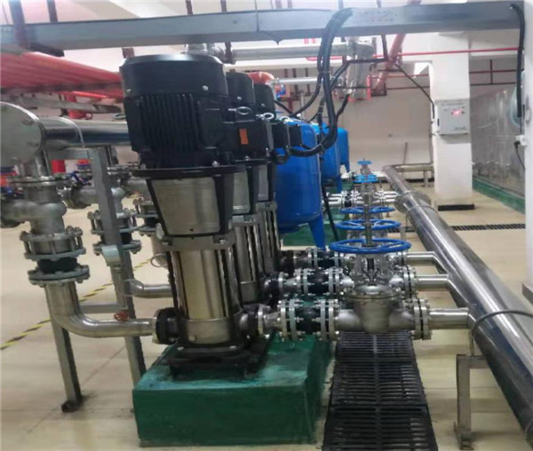 上(shang)海捷丰装备制造有限责任公司變(bian)頻給(gei)水設(she)備